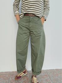 Pantalon barrel femme kaki taille haute avec ceinture