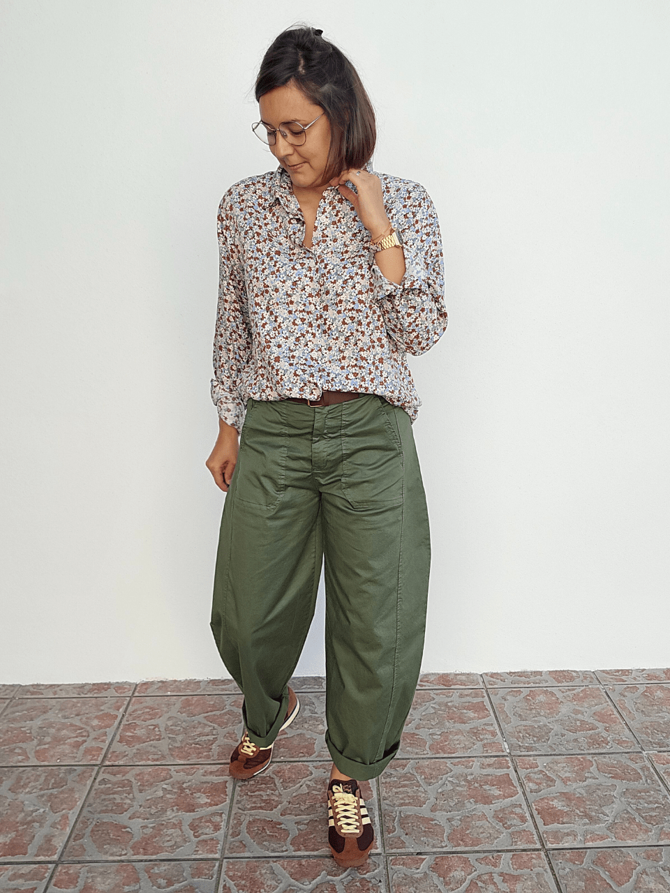 Pantalon barrel femme kaki taille haute avec ceinture