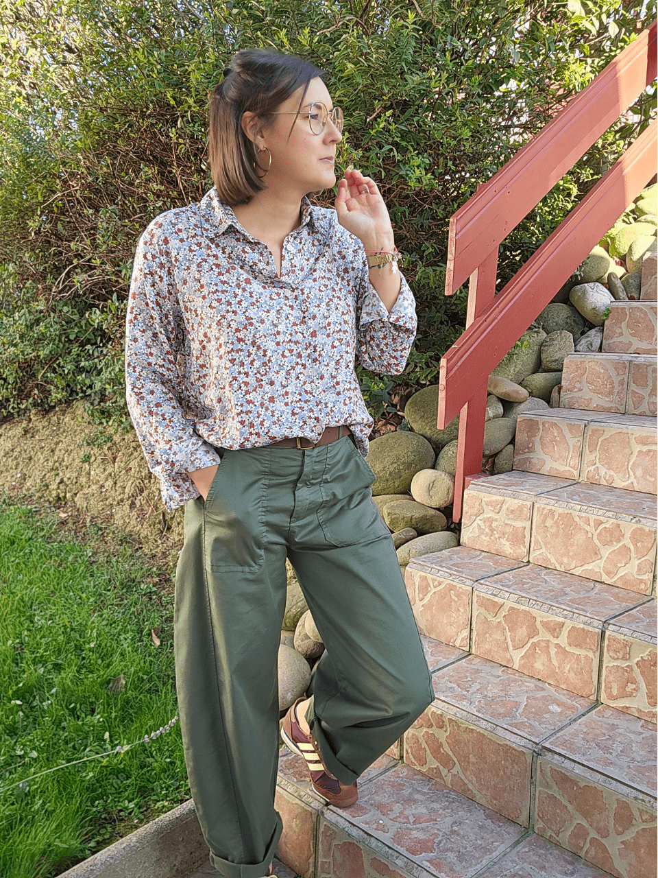Pantalon barrel femme kaki taille haute avec ceinture