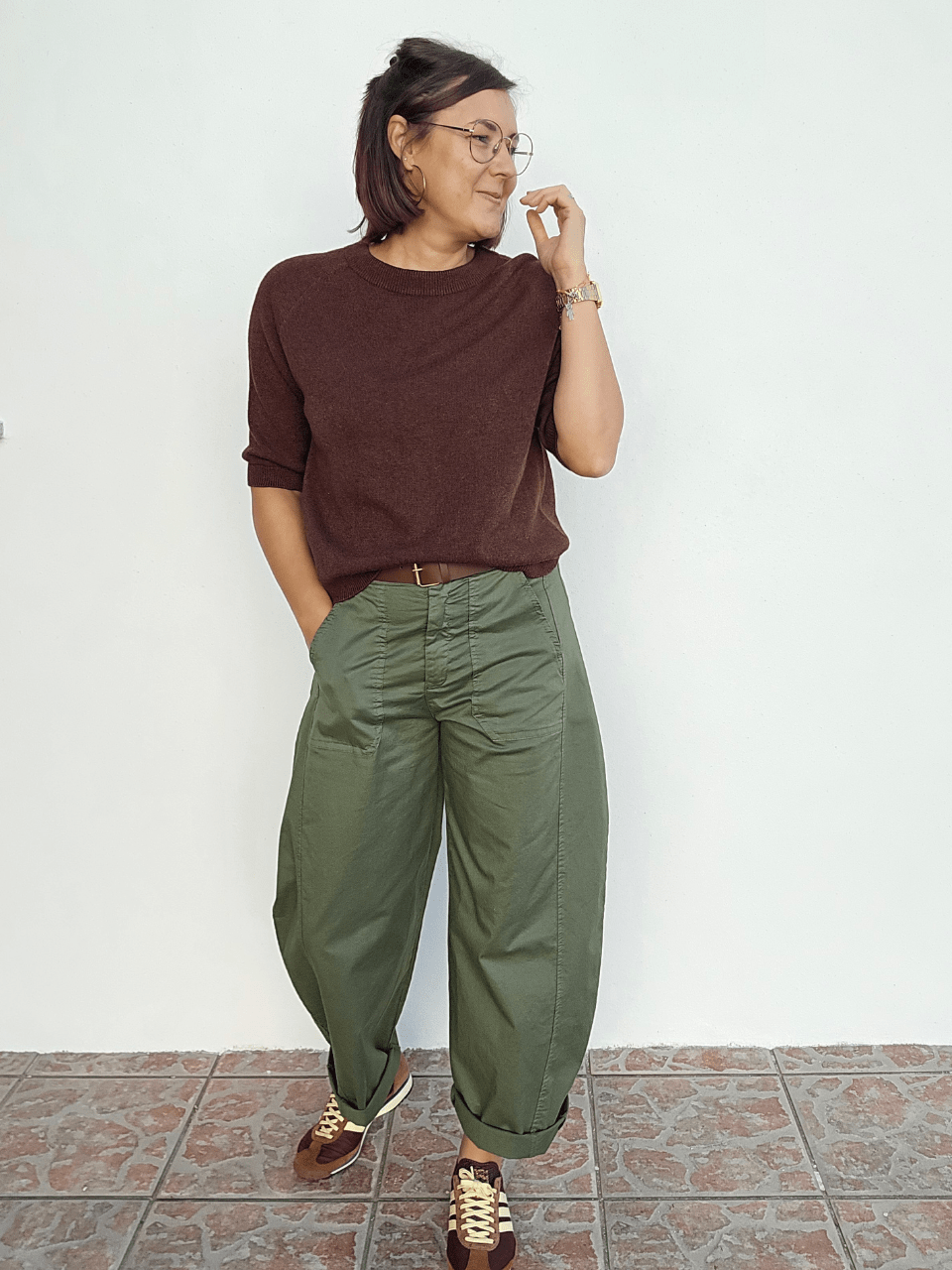 Pantalon barrel femme kaki taille haute avec ceinture
