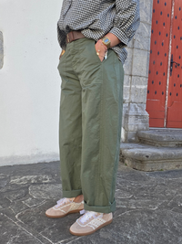 Pantalon barrel femme kaki taille haute avec ceinture