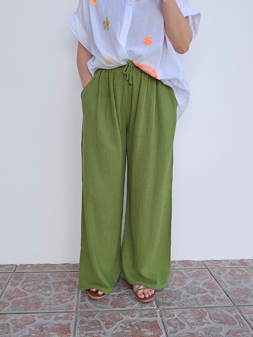 Pantalon large vert olive – Gaze de coton
