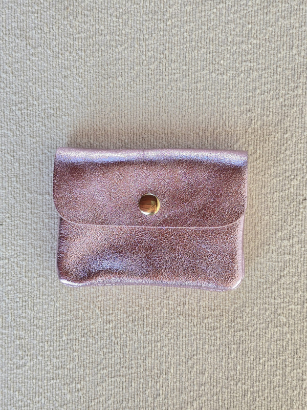 Petit porte-monnaie en cuir irisé rose clair