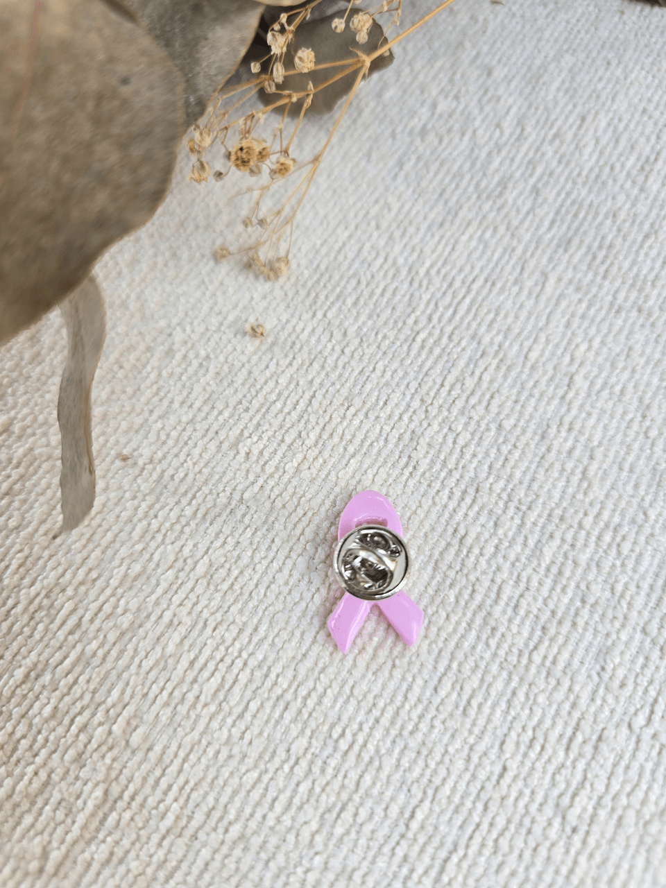 Pin’s Octobre Rose – création artisanale Petit Trésor