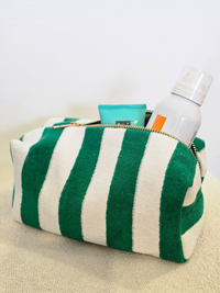 Pochette rayée verte en éponge