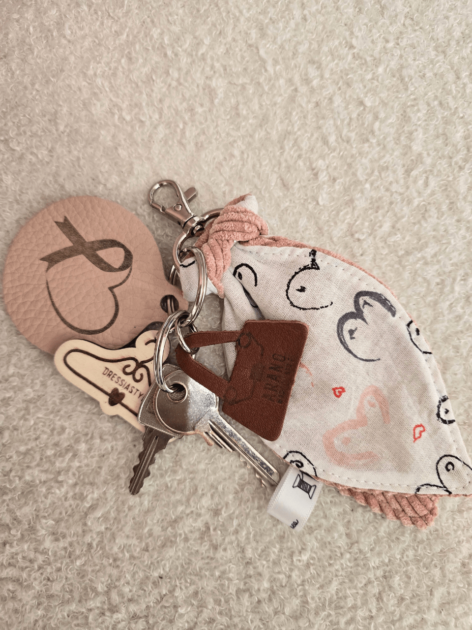 Bijou de sac & porte-clés édition Octobre Rose