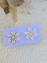 Puces d’oreilles fleur – Petit Trésor