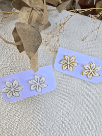 Puces d’oreilles fleur – Petit Trésor