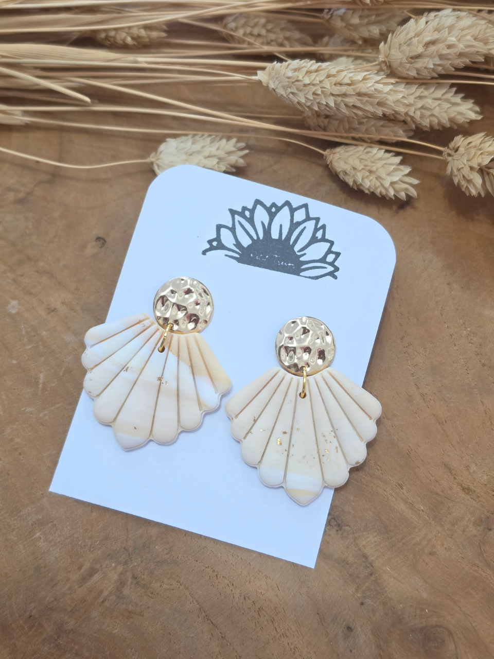Boucles d'oreilles coquillage artisanales en argile polymère – Petit Trésor