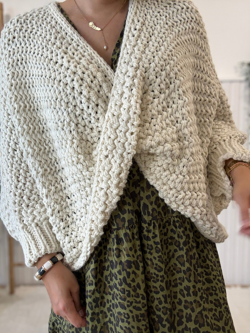 Pull large femme grosse maille croisé col V