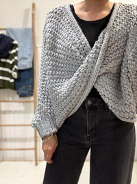 Pull large femme grosse maille croisé col V