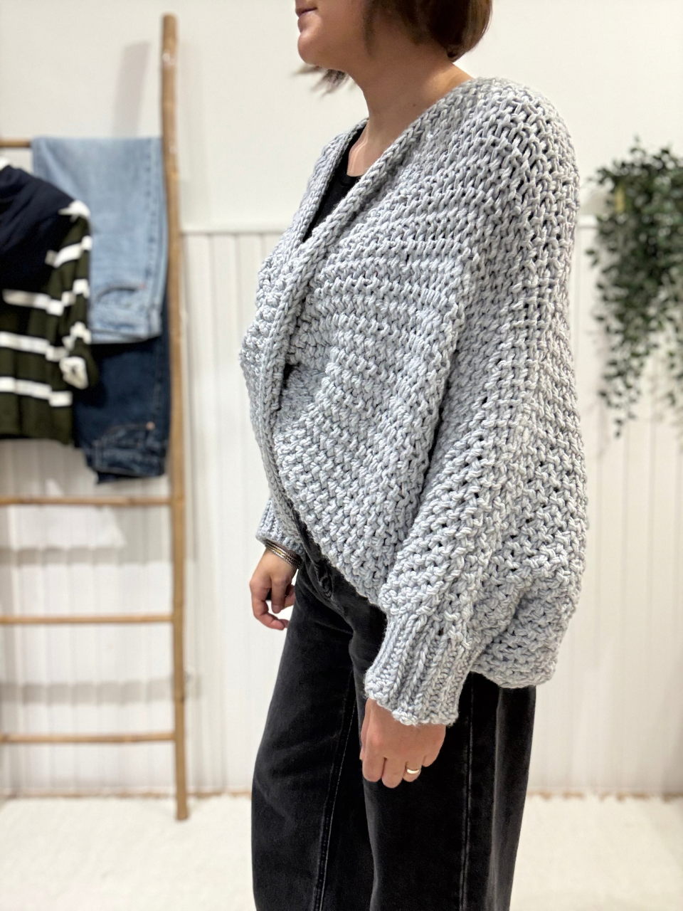 Pull large femme grosse maille croisé col V