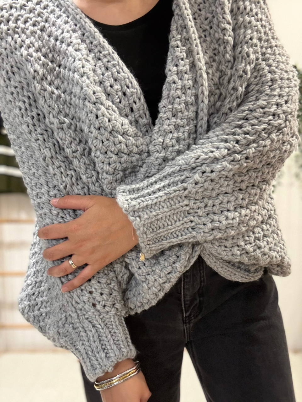 Pull large femme grosse maille croisé col V