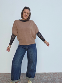 Look automne avec jean barrel et pull marron