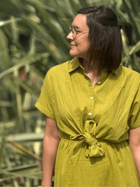 Robe longue verte olive à nœud