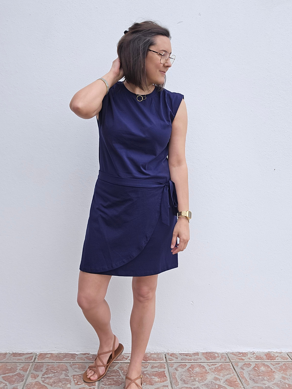 Robe bleu marine avec jupe portefeuille