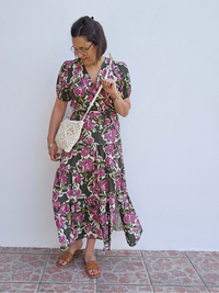 Robe longue fleurie cache-cœur – noir ou kaki – taille unique