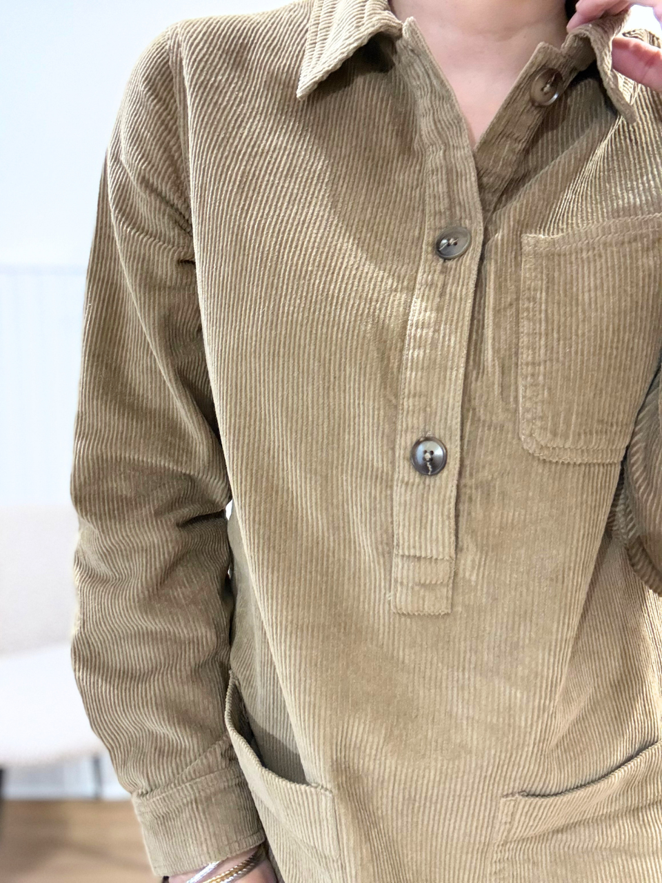 Robe courte en velours côtelé taupe