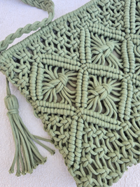 Détail sac en crochet kaki été