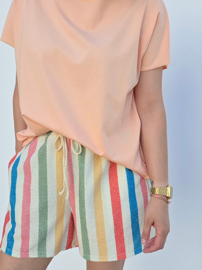 Short femme en éponge rayée multicolore