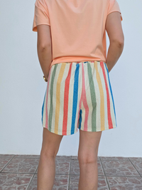 Short femme en éponge rayée multicolore