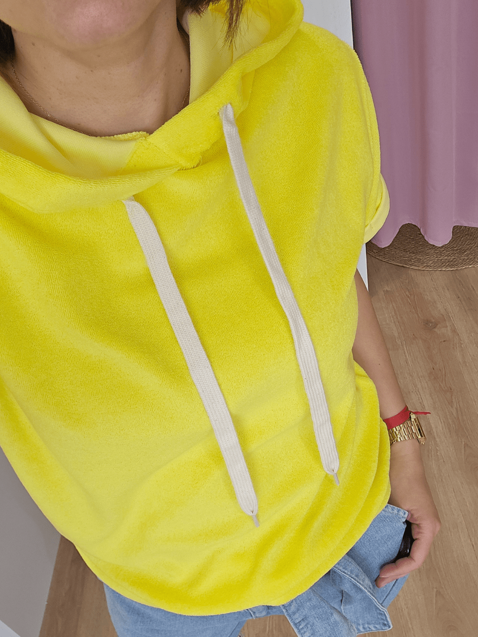 Sweat jaune fluo à capuche – Love By MD