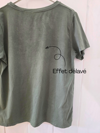 Tee-shirt kaki col V cœur léopard femme