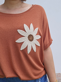 Tee- shirt camel fleur crochet 