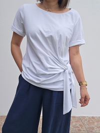 Tee-shirt nœud latéral – camel ou blanc