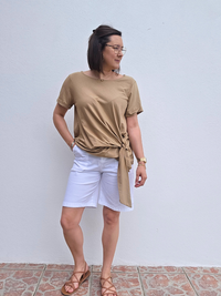 Tee-shirt nœud latéral – camel ou blanc
