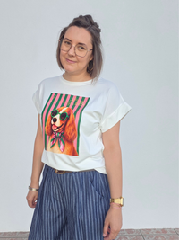 Tee-shirt femme blanc imprimé chien avec lunettes vertes