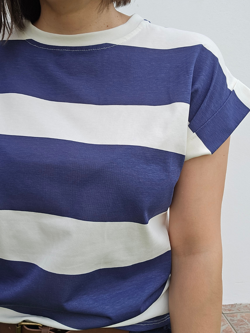 Tee-shirt rayé larges rayures – marine ou marron