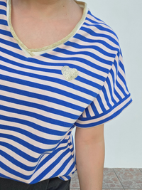 Tee-shirt rayé femme col V doré cœur pailleté – Bleu/Rose ou Beige/Camel