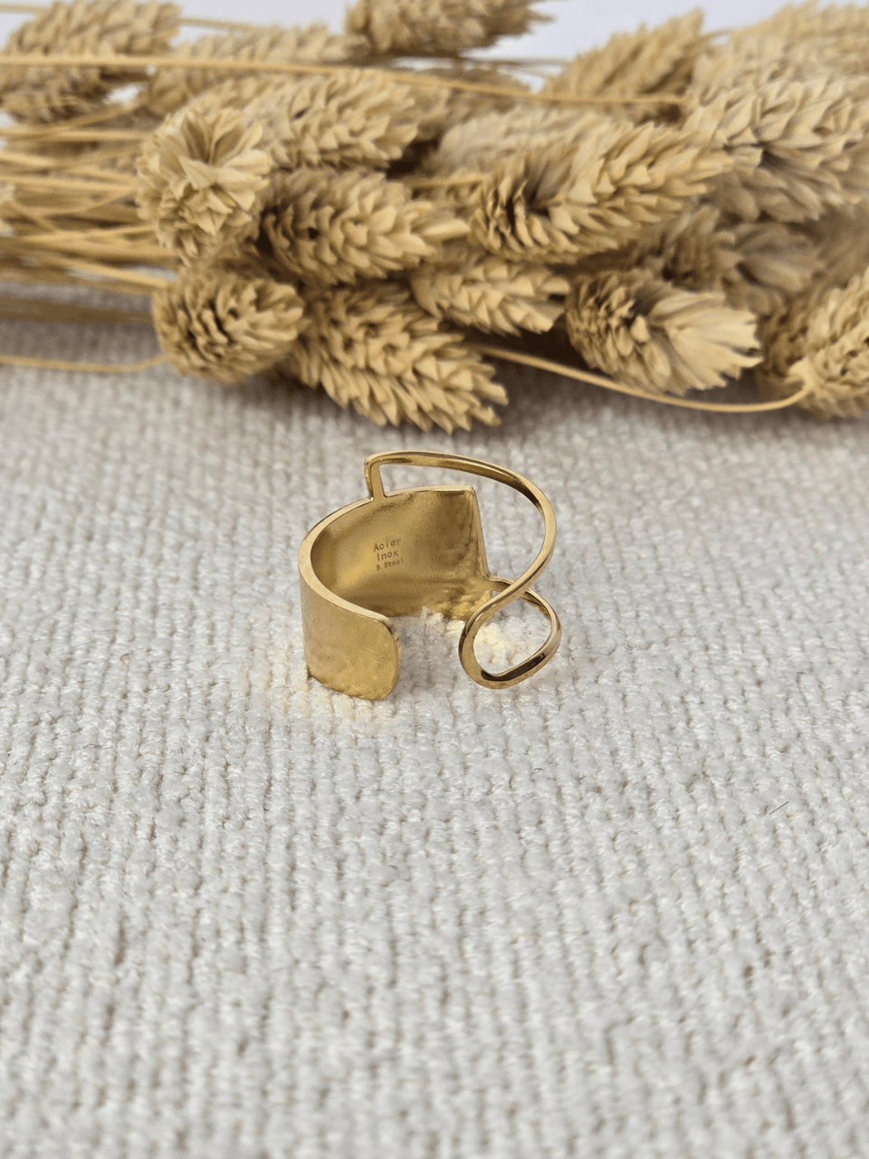 Bague dorée asymétrique réglable