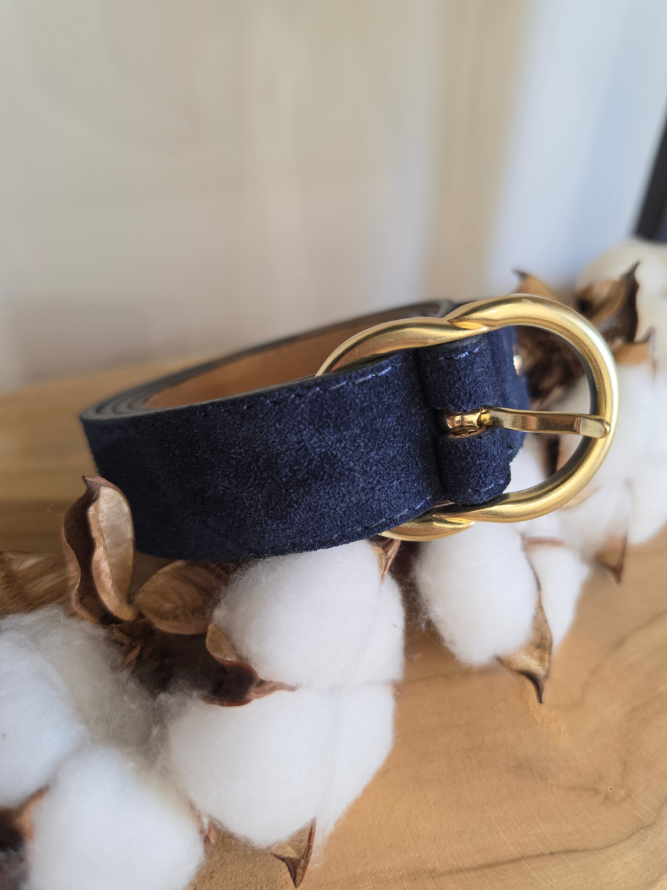 Ceinture en daim boucle dorée