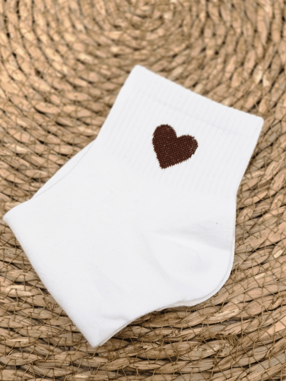 Chaussettes blanches courtes cœur