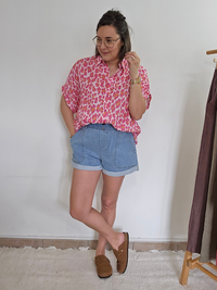 Chemise gaze de coton léopard rose – oversize & ultra douce