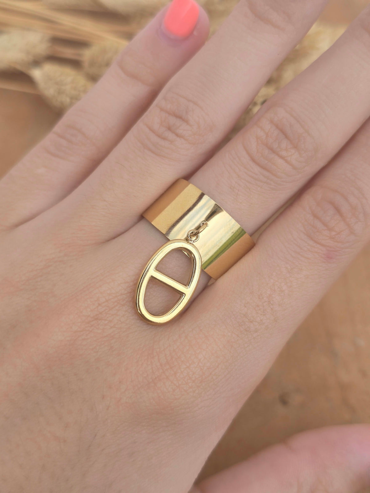 bague dorée maille marine breloque 