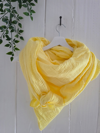 Foulard gaze de coton jaune