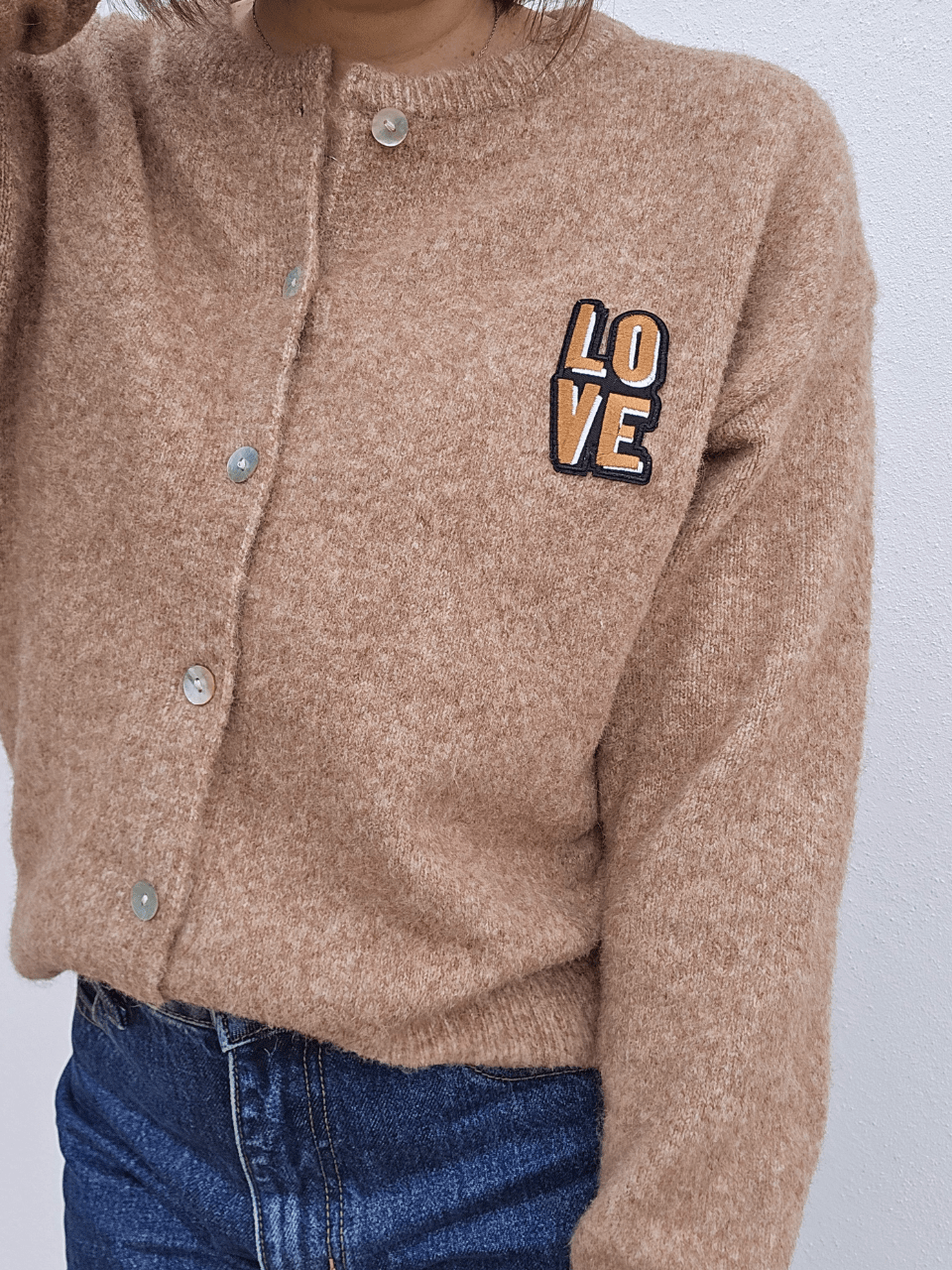 Gilet camel doux LOVE – Maille chaude et confortable