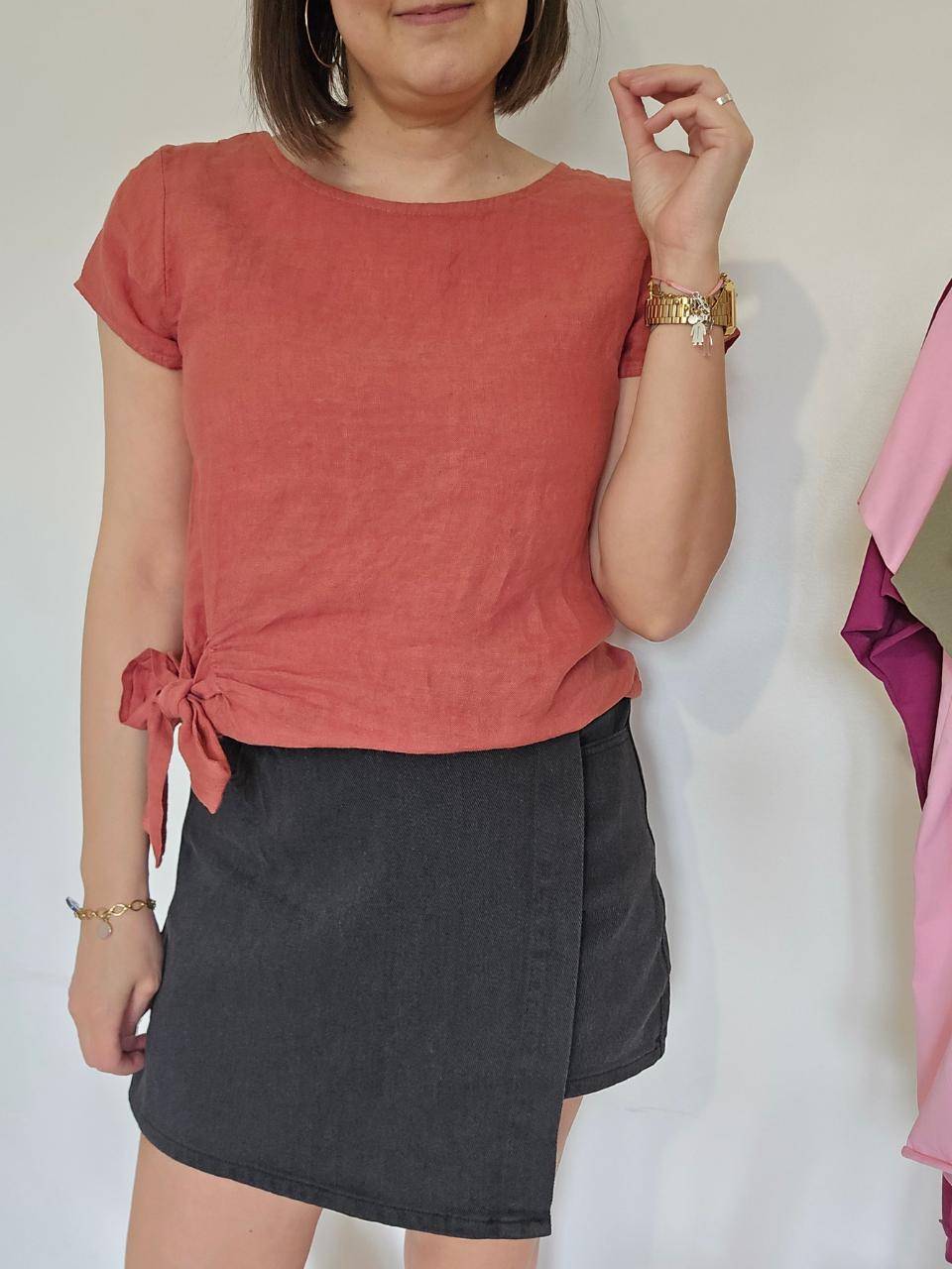 Haut en lin femme avec nœud latéral – Vert ou Terracotta