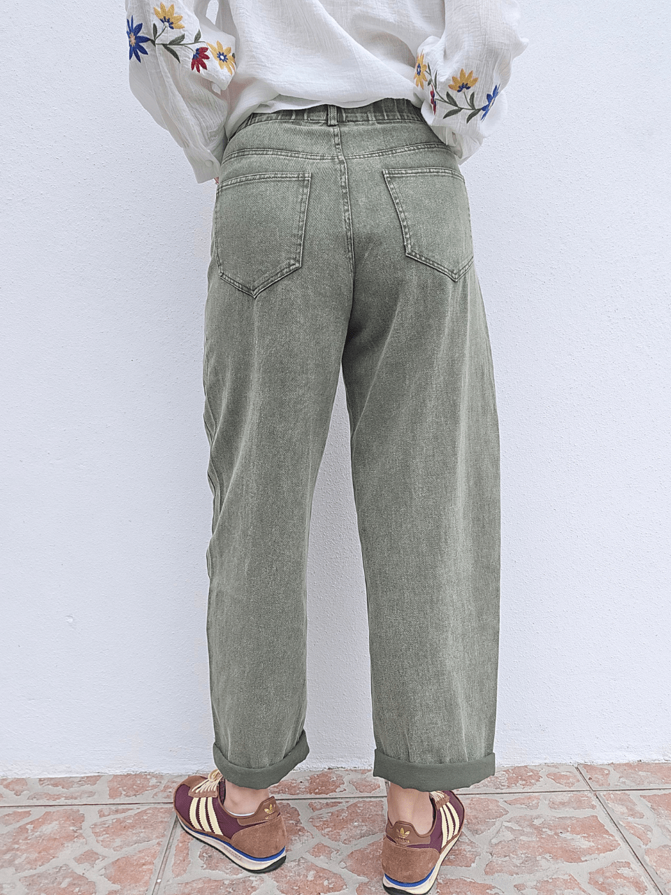 Jean femme coupe barrel kaki