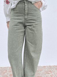 Jean femme coupe barrel kaki