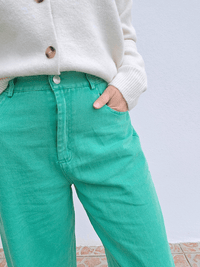 Jean femme coupe barrel vert délavé