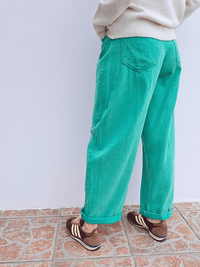 Jean femme coupe barrel vert délavé