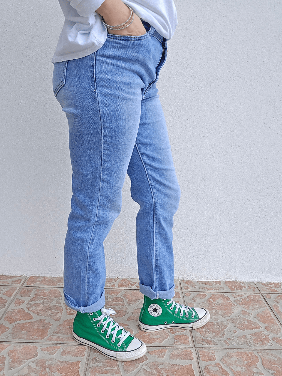Jean femme straight leg bleu clair – Le denim intemporel