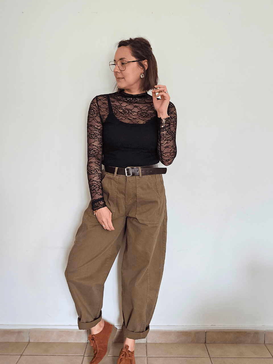 Haut dentelle noir col montant femme