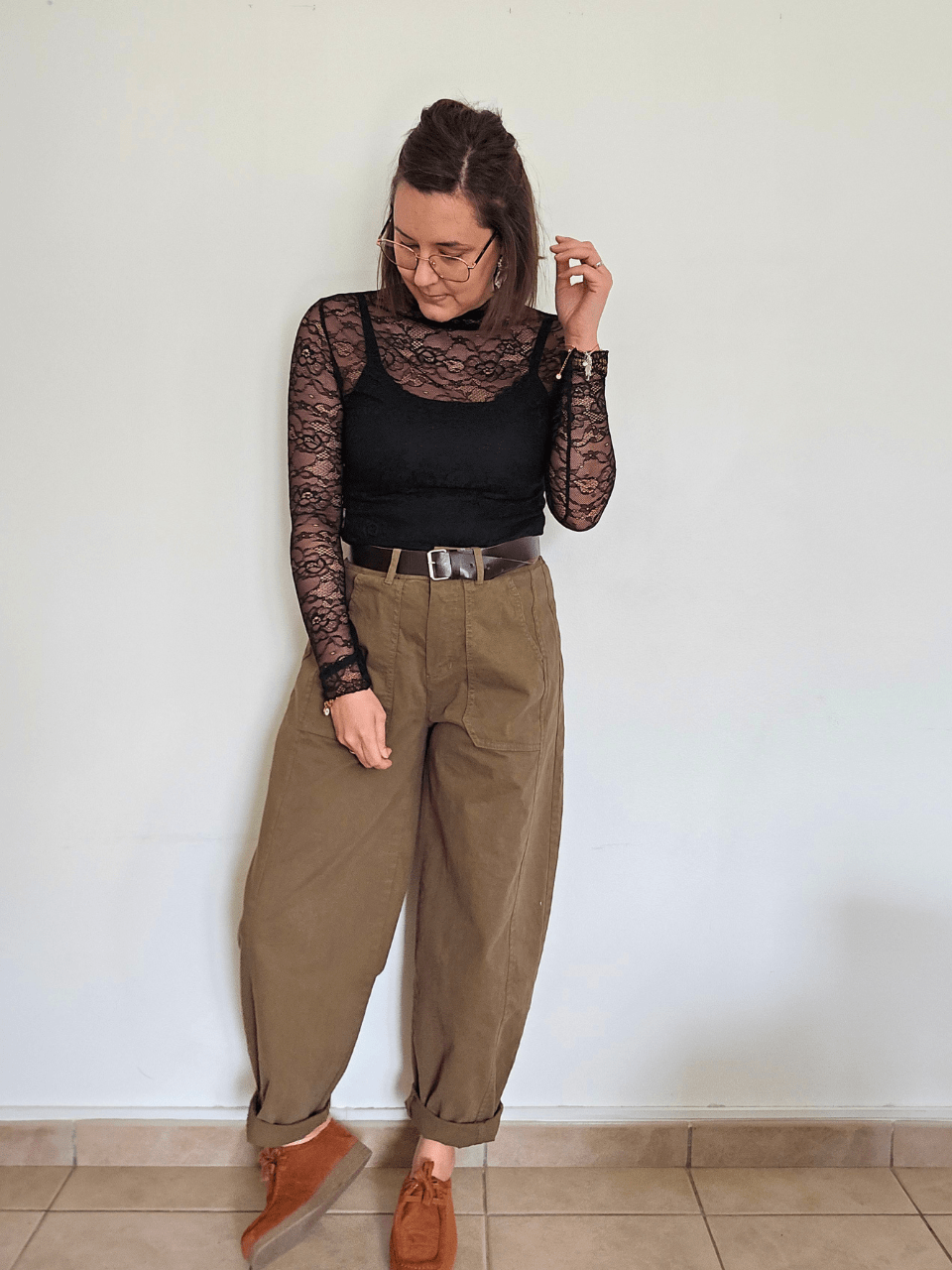 Haut dentelle noir col montant femme