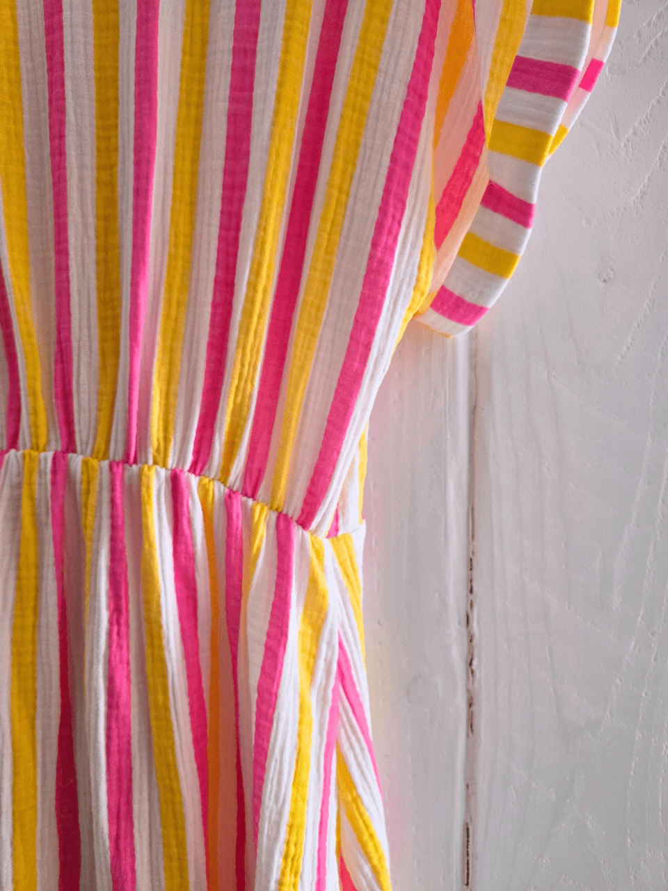 Robe courte en gaze de coton rayée – Rose & jaune vitaminé