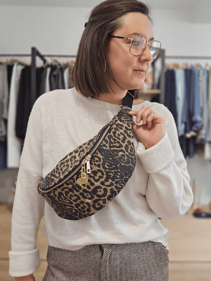 Sac banane en jean motif panthère – Cœur doré brodé